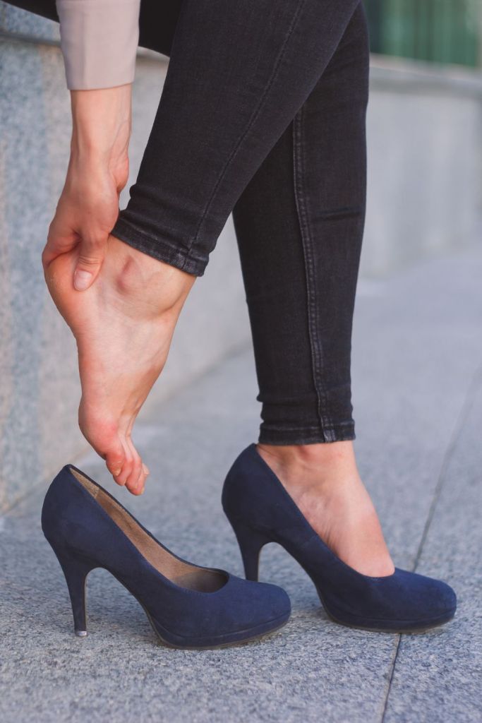 How to Safely and Comfortably Wear High Heels